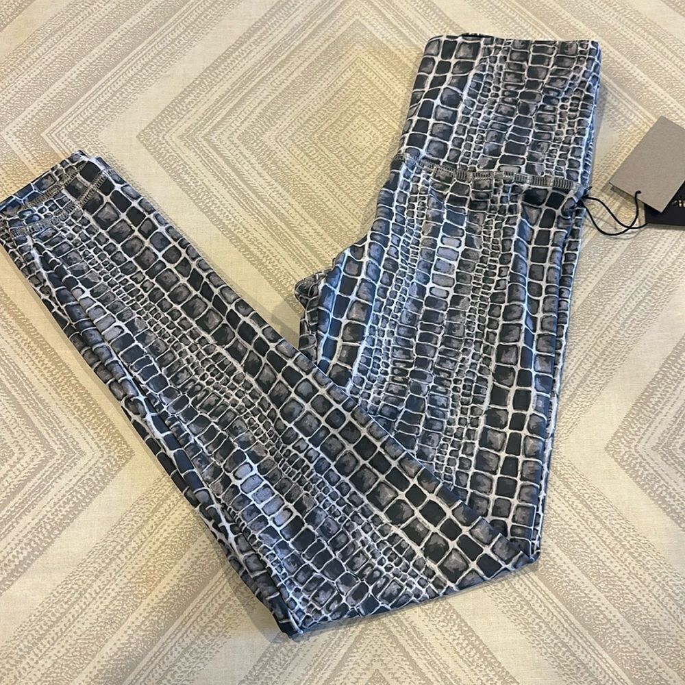 NWT Strut This Snake Print Leggings Grey White High Waist One Size